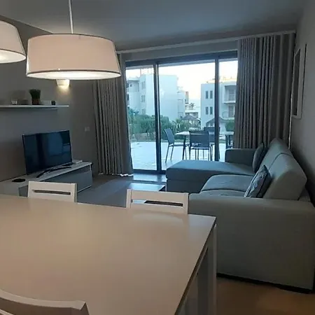 Apartment Oasis Mar 4 *
